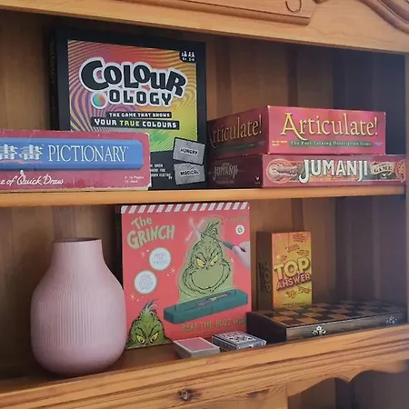 Liberty House - Bundoran Seaside Family & Surfers Single Street