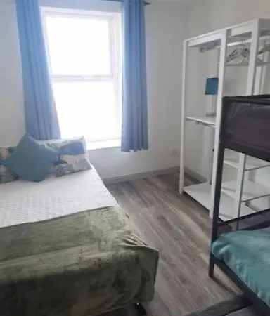 Liberty House - Bundoran Seaside Family & Surfers * Single Street