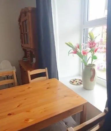 Liberty House - Bundoran Seaside Family & Surfers Single Street