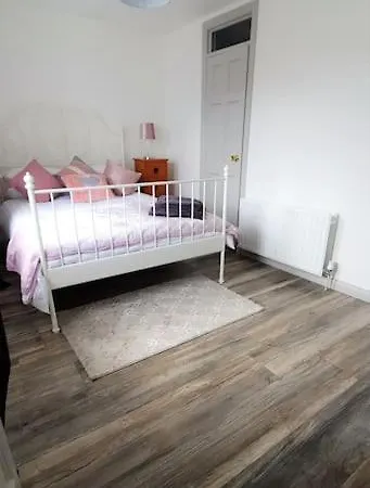 Liberty House - Bundoran Seaside Family & Surfers Single Street