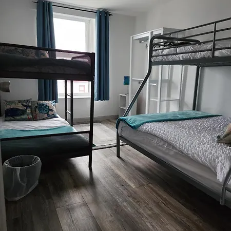 Liberty House - Bundoran Seaside Family & Surfers * Single Street