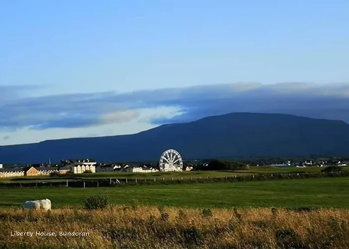 Liberty House - Bundoran Seaside Family & Surfers Дом отдыха Single Street