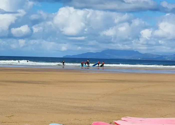 Liberty House - Bundoran Seaside Family & Surfers Single Street