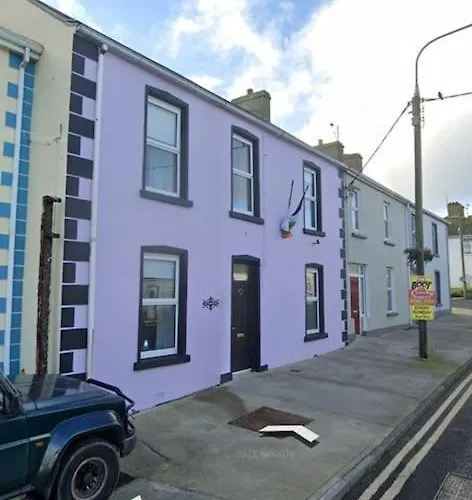 Liberty House - Bundoran Seaside Family & Surfers Single Street