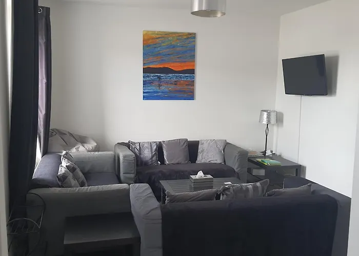 Liberty House - Bundoran Seaside Family & Surfers Single Street